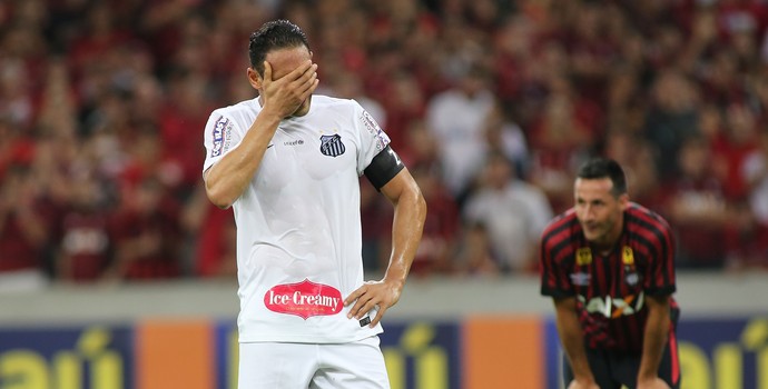 ricardo_oliveira_do_santos_em_partida_diante_do_atletico-pr_na_rodada_do_campeonato_brasileiro_na_arena_da_baixada_-_foto-_giuliano_gomes-pr_press