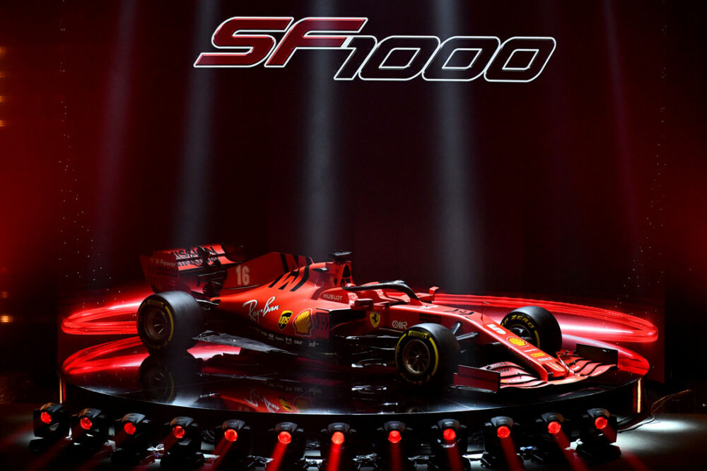 Carro da Scuderia Ferrari para a Fórmula 1 2020, nomeado SF1000