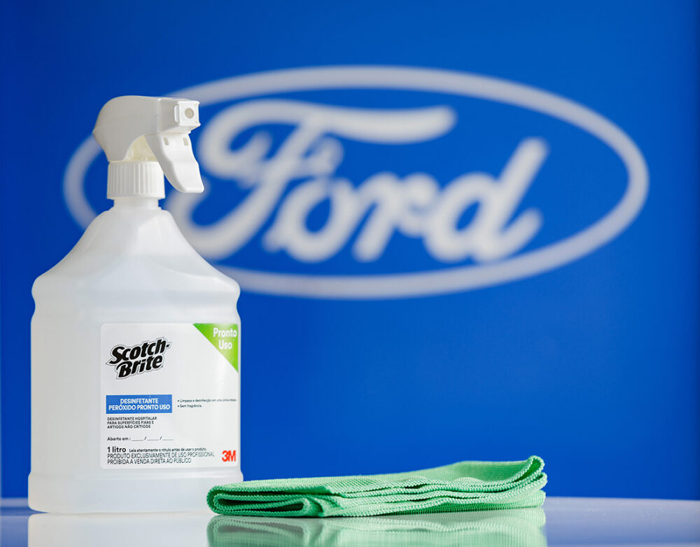 Desinfetante hospitalar da 3M usado para Ford Clean