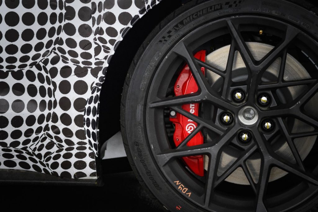 Mustang match 1 com freios Brembo