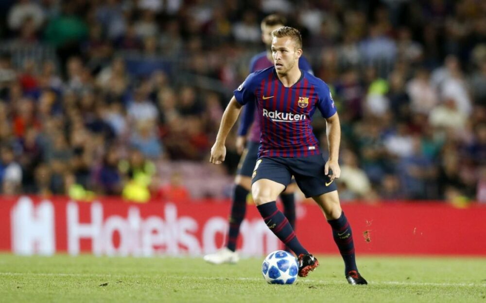 Arthur em ação pelo Barcelona