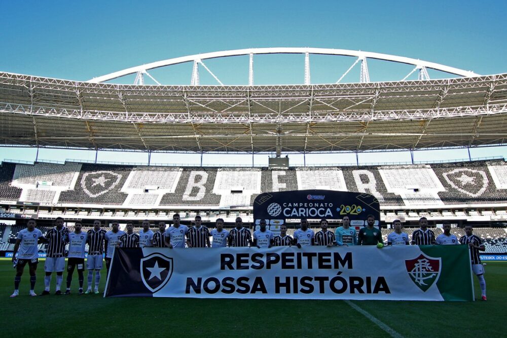 Jogadores de Botafogo e Fluminense em protesto à volta do Carioca