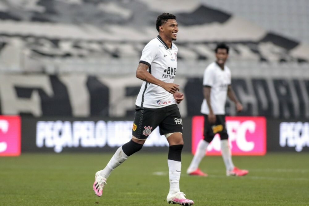 (Em dois jogos com titular do Corinthians, o volante Éderson já marcou dois gols)