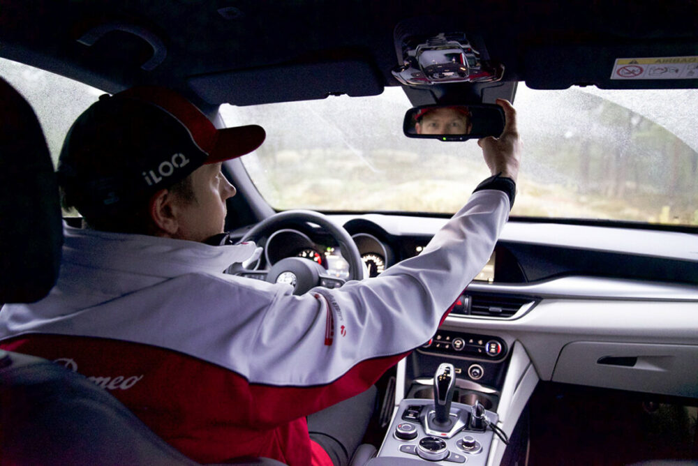 Kimi Raikkonen e a Alfa Romeo Stelvio Veloce