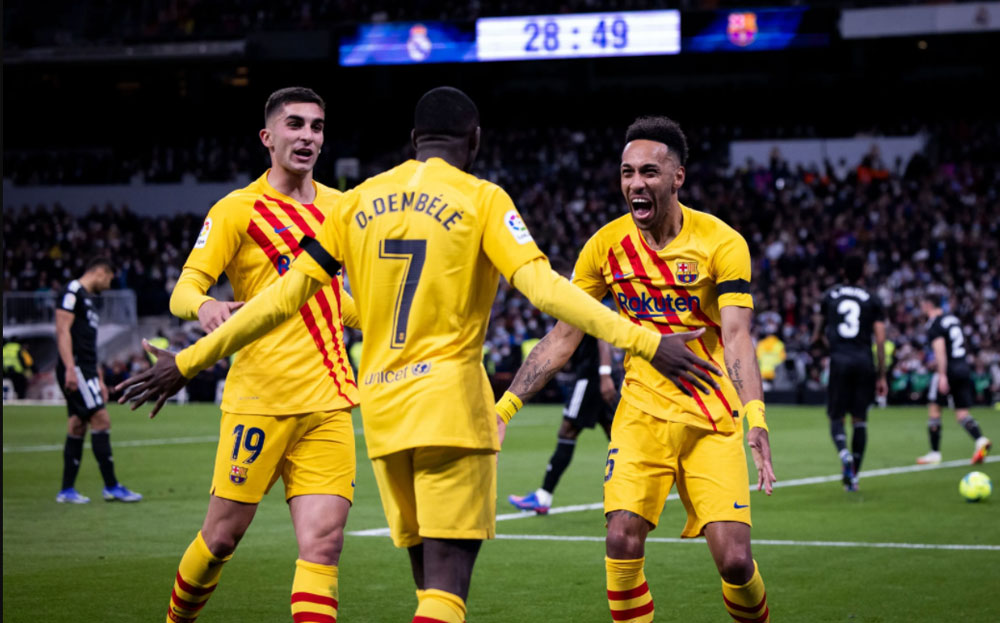 Aubameyang fez dois gols para o Barcelona