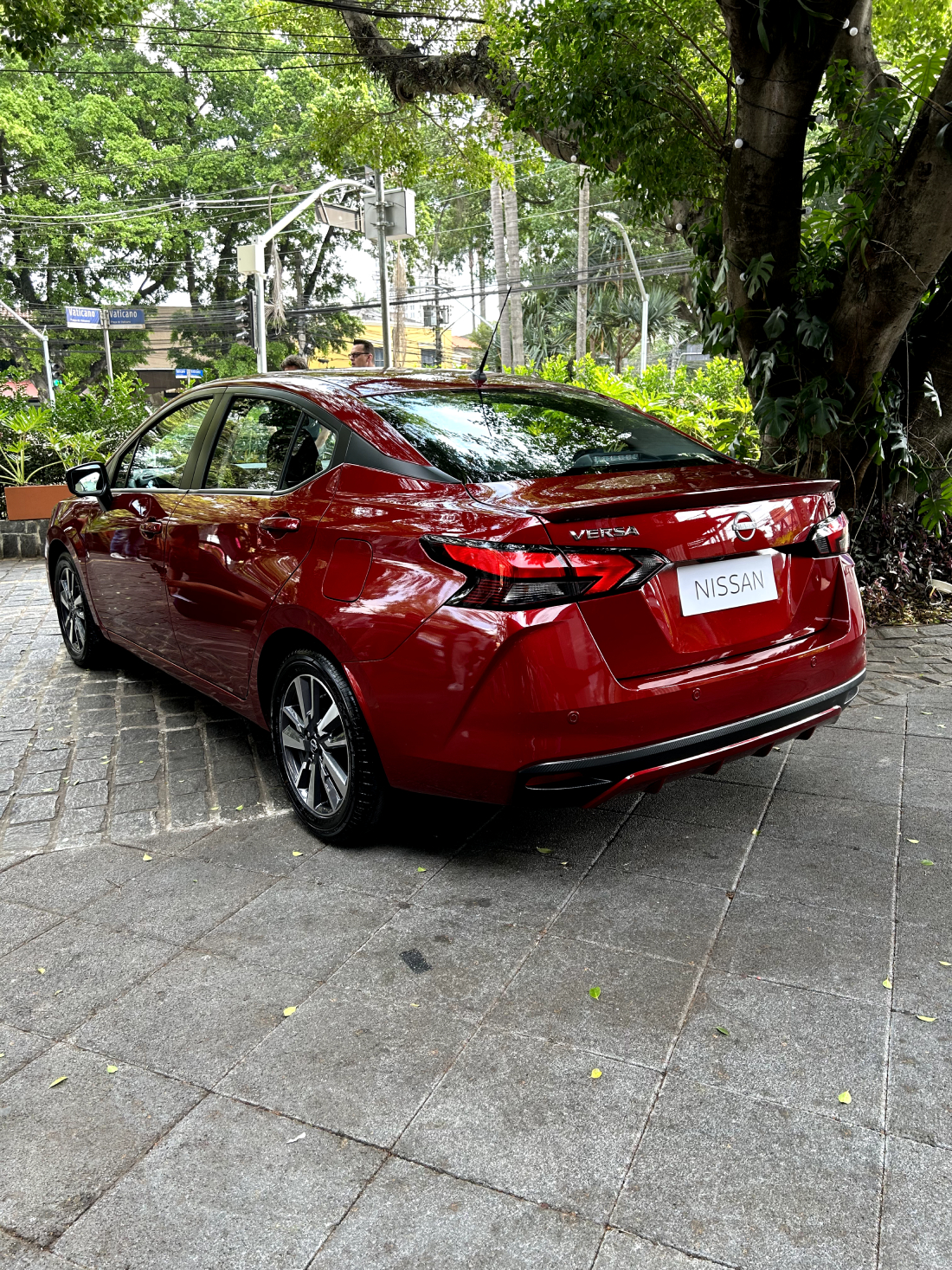 Nissan Versa SR traseira