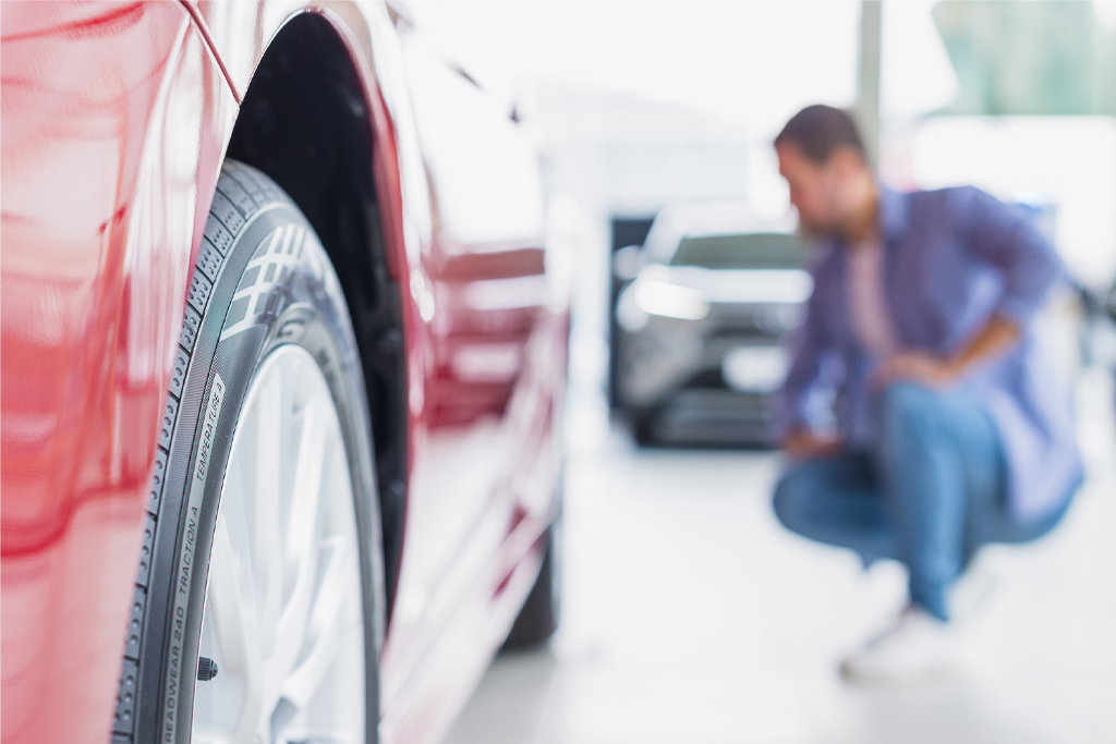 Carro novo na concessionária